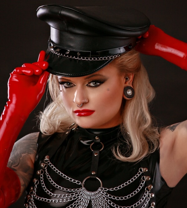 Domina & Bizarrlady Mistress Sinister  in Düsseldorf